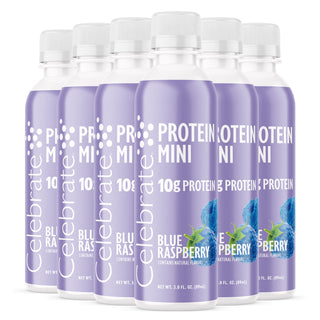 Több üveg Protein Mini Blue Raspberry ízben fehér háttéren